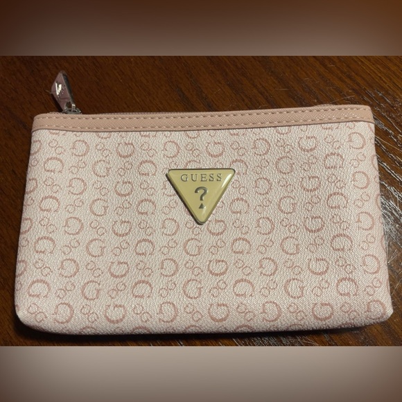 New GUESS Light Blush Pink Cosmetic Bag - Picture 1 of 4